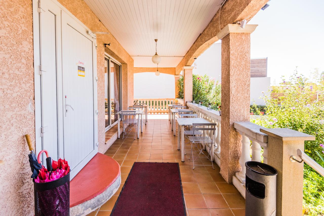 Hotel Le Grand Jardin Aujargues Exterior foto